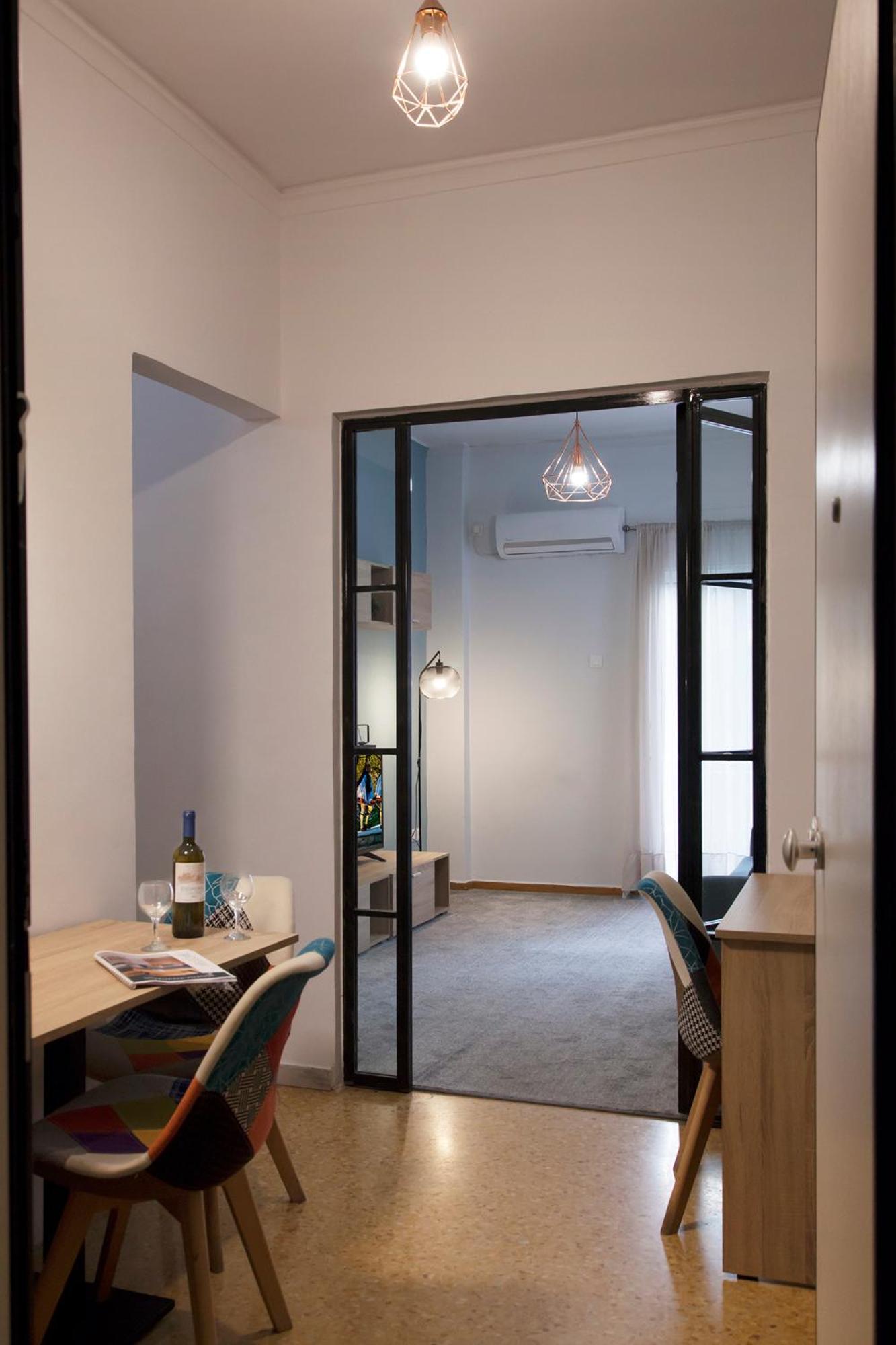 Suite 04 - Smart Cozy Suites - In The Heart Of Athens - 5 Minutes From Metro المظهر الخارجي الصورة