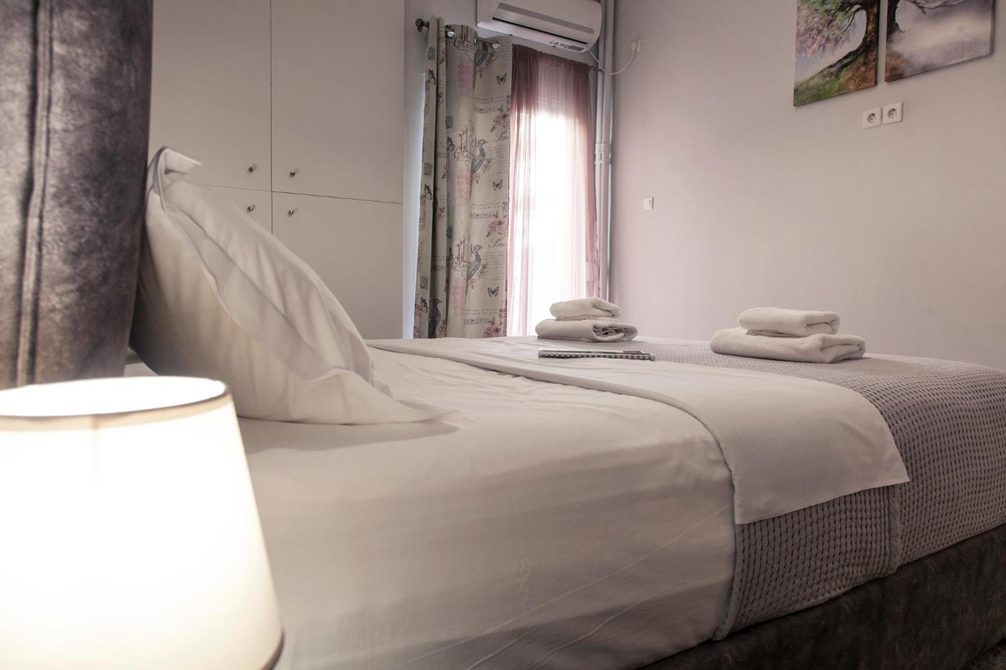 Suite 04 - Smart Cozy Suites - In The Heart Of Athens - 5 Minutes From Metro المظهر الخارجي الصورة